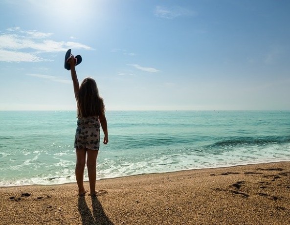 Algae-Based Flip-Flops a Step Forward to Solving Plastic Pollution Problem