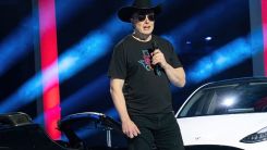 Elon Musk: Tesla’s Self-Driving EVs No Longer Need Humans by Next Year 