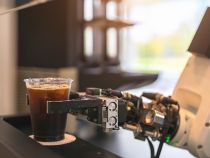 Robot Serving Drinks