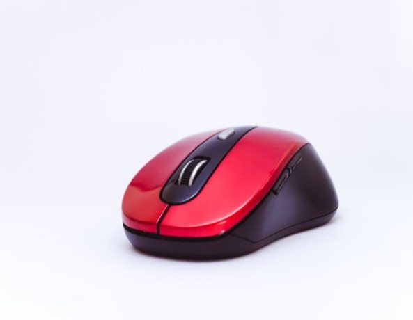 There's Now a Gaming Mouse for Cooling Sweaty Palms