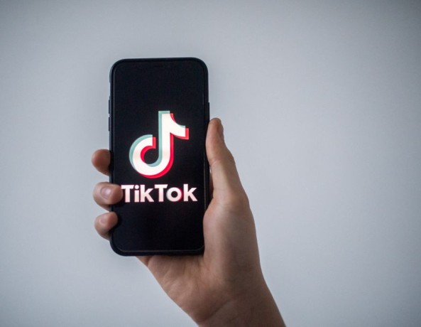 TikTok is Testing a ChatGPT-Powered 'Search Highlights'  to Compete with Google